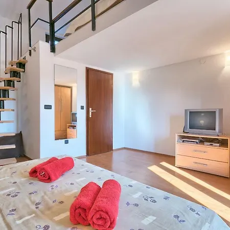 Kika Holiday Ferienhaus Marčana